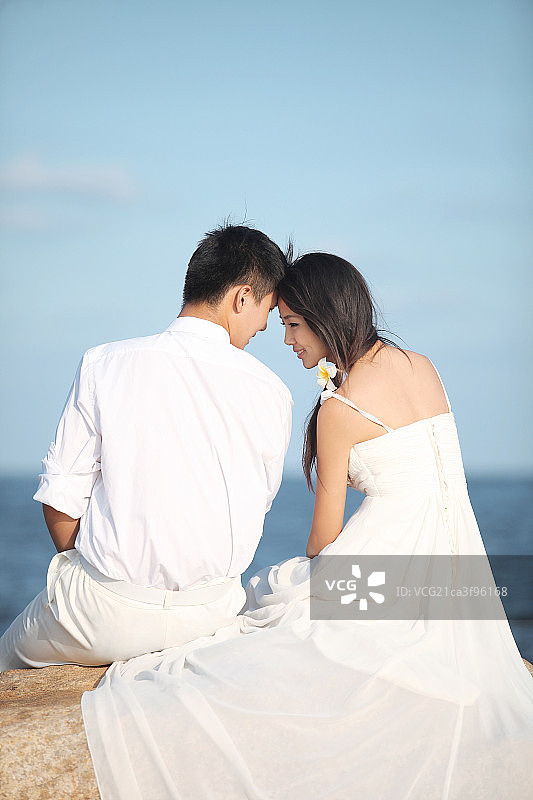海边浪漫婚纱情侣图片素材