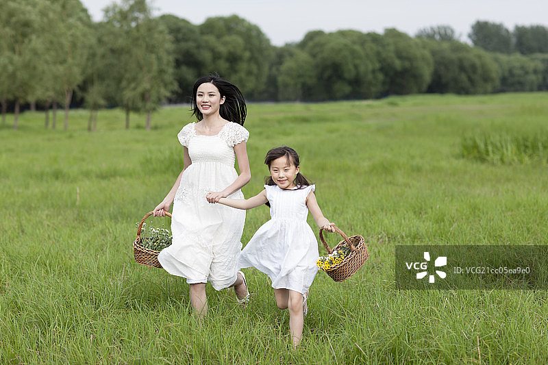 快乐母女俩图片素材