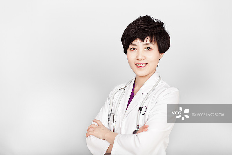 东亚女性医生肖像图片素材