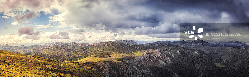 石卡雪山顶全景图片素材