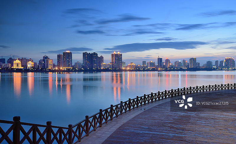 城市河流夜景图片素材