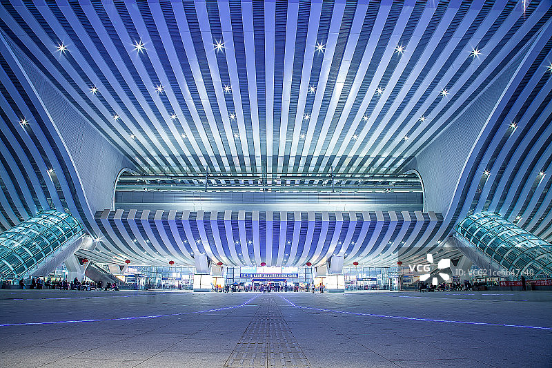 深圳北站夜景图片素材