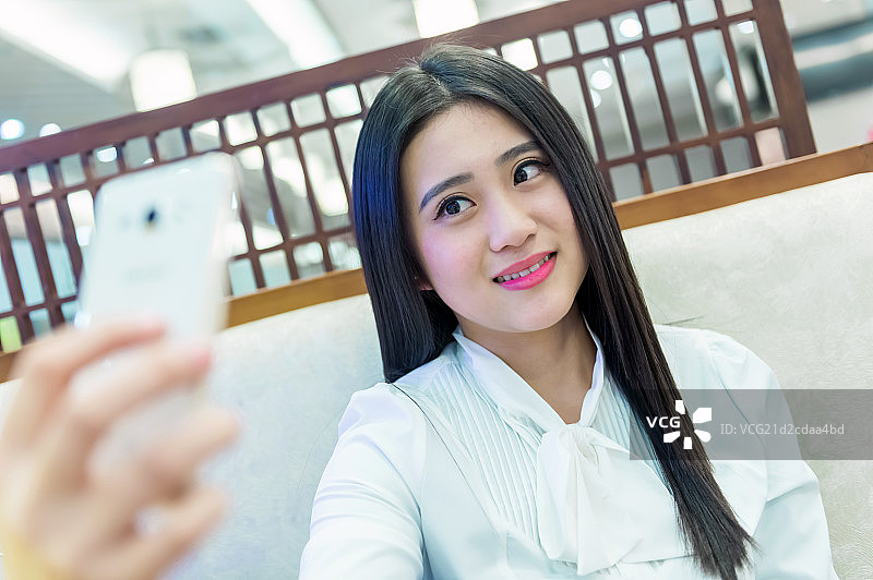 年轻商务女性图片素材