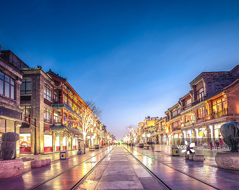 前门大街夜景，汽车广告背景图图片素材