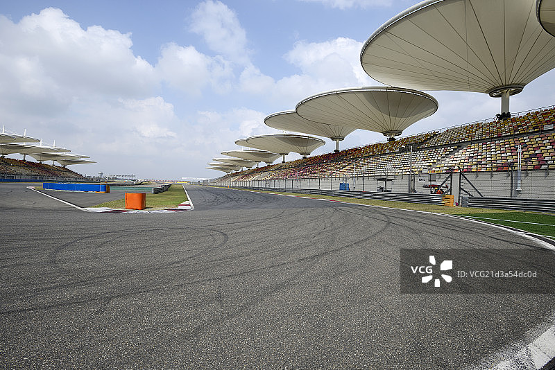 上海F1赛车场赛道和观众看台图片素材