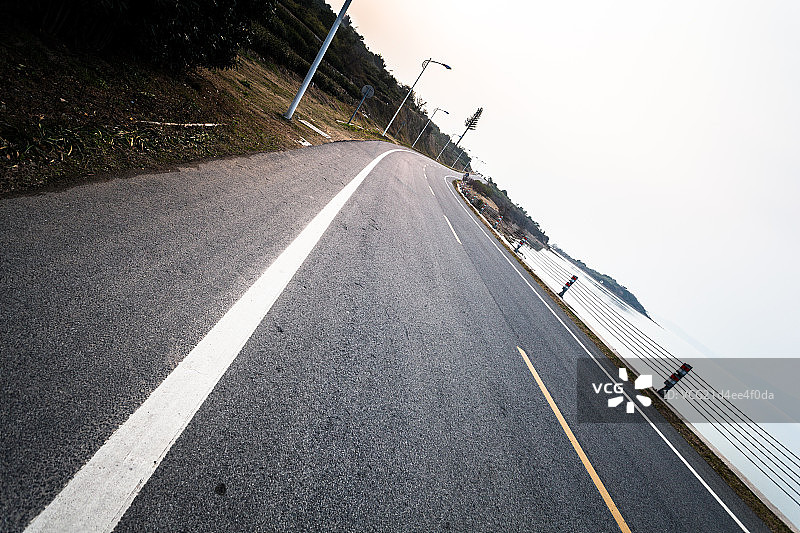 太湖景观公路图片素材