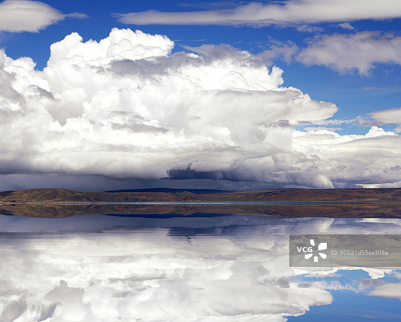 湖泊云山图片素材