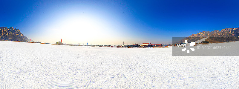 冬季滑雪场的雪道图片素材