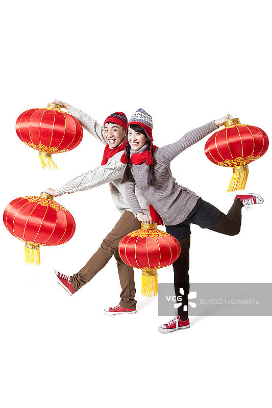 快乐情侣与新年灯笼图片素材