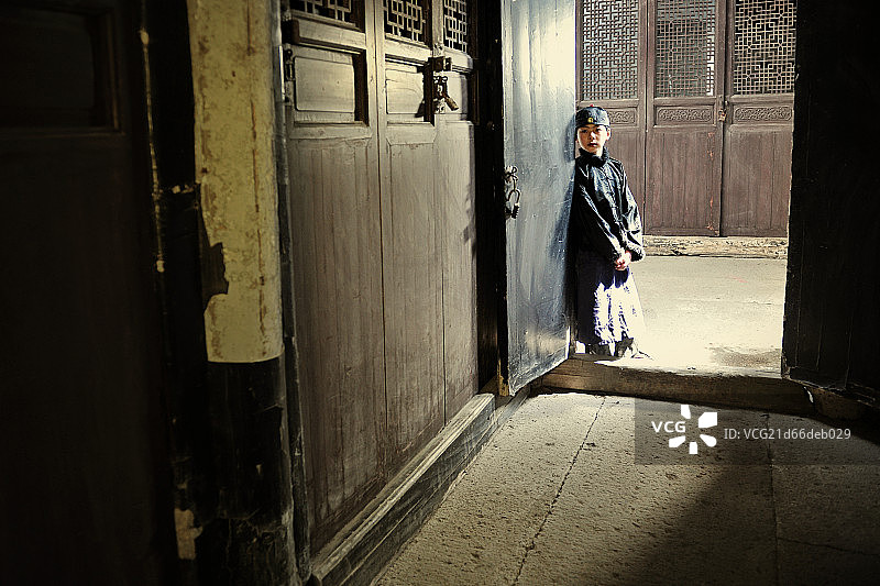 少年鲁迅在故居的造型图片素材