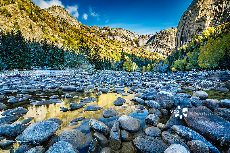额尔齐斯大峡谷风光图片素材