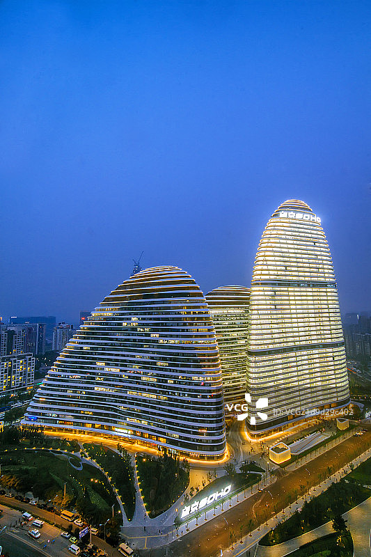 北京地标建筑望京SOHO夜景图片素材