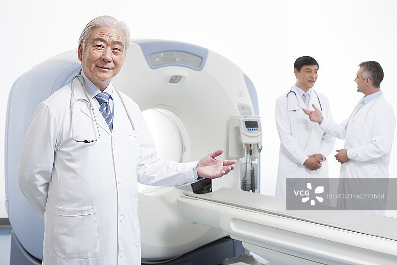 CT室里的医生图片素材