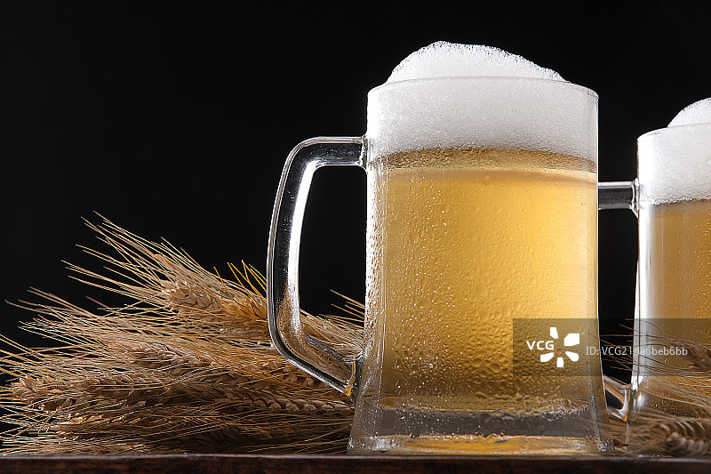 静物啤酒麦穗图片素材