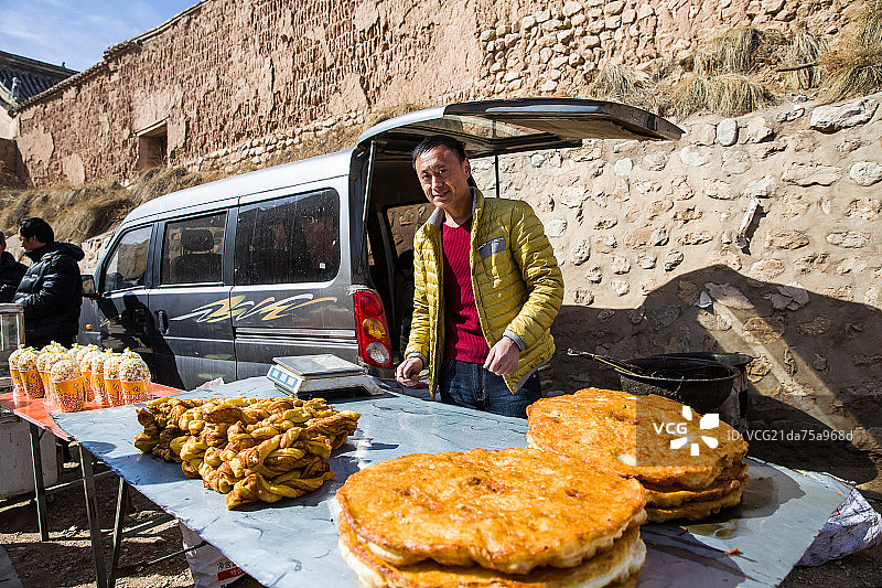 河北省蔚县上苏村农民图片素材
