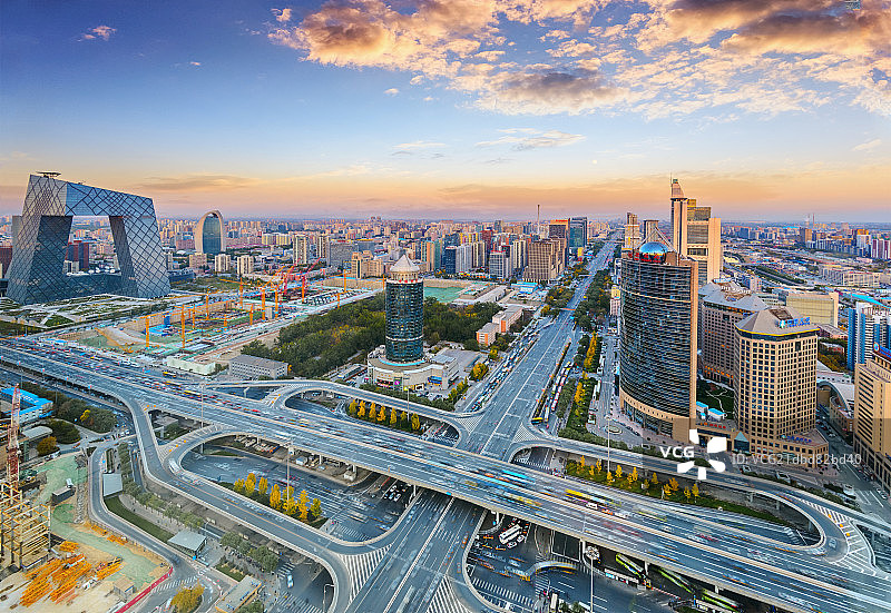 高角度俯瞰国贸建筑群和国贸立交桥图片素材