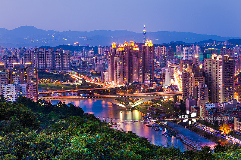 新北市新店碧潭夜景图片素材