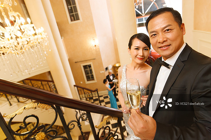 浪漫的东方夫妇图片素材