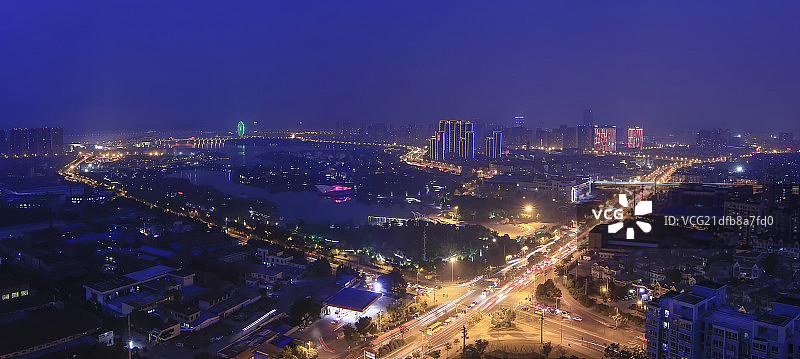 无锡东蠡湖风景区，金城湾公园夜景图片素材