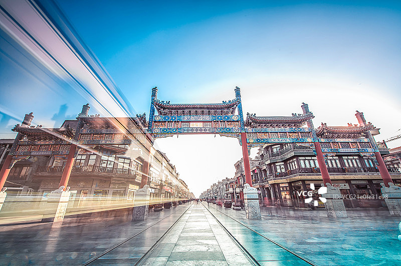 前门大街白天，汽车广告背景图图片素材