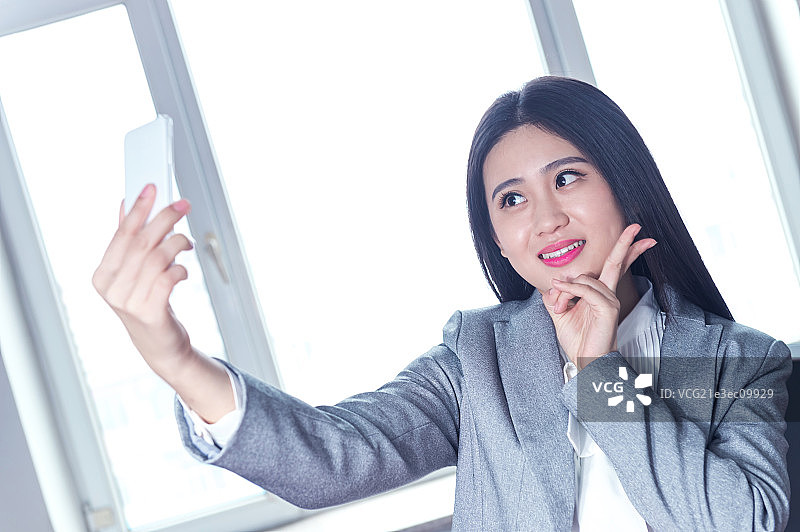 年轻商务女性图片素材