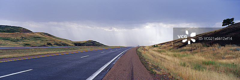 Interstate Highway near Badlands National Park图片素材
