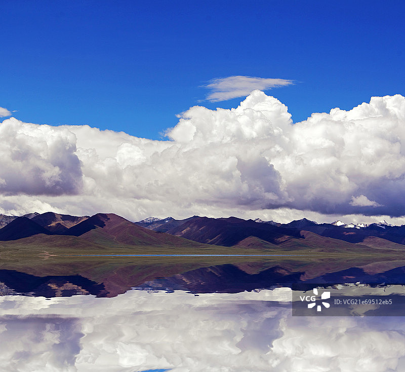 湖泊云山图片素材