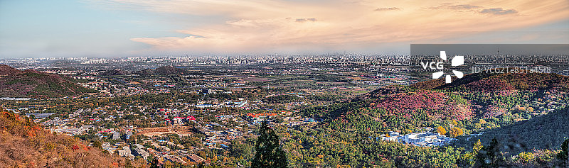 香山上 远眺颐和园及北京城全景图片素材