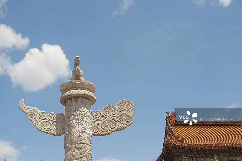 蓝天下的华表图片素材