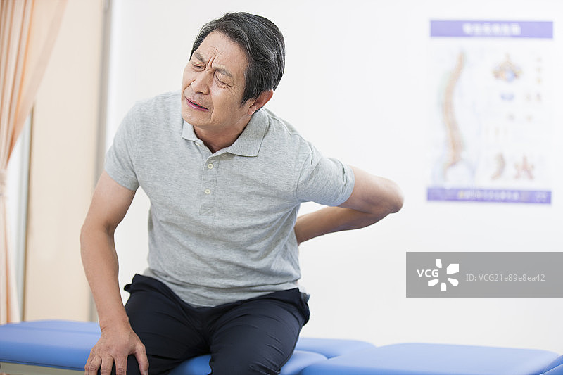 生病的老年人图片素材