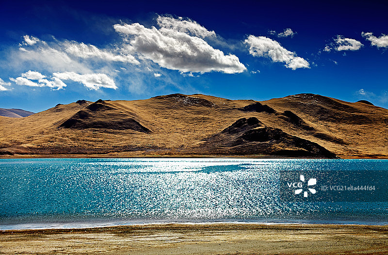 西藏圣湖羊卓雍错湖图片素材