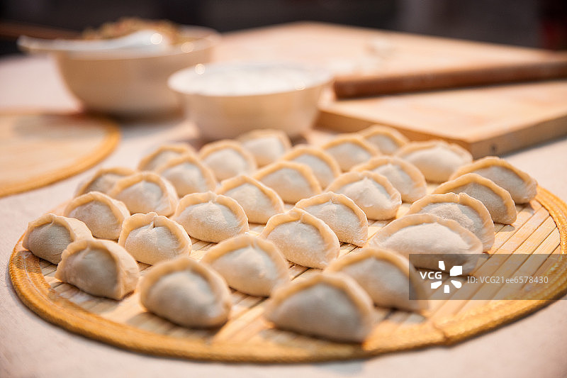 春节包饺子图片素材