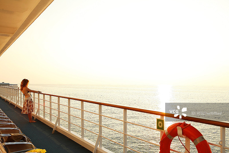 海上游轮图片素材