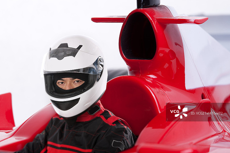 青年赛车手图片素材