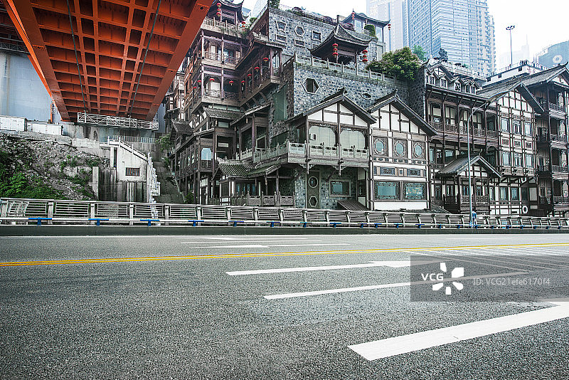 洪崖洞前的道路图片素材