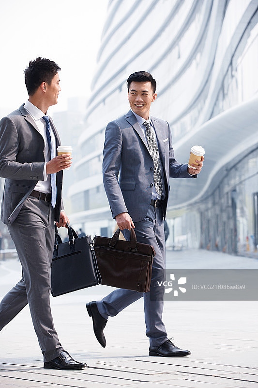 商务人士赶时间上班图片素材