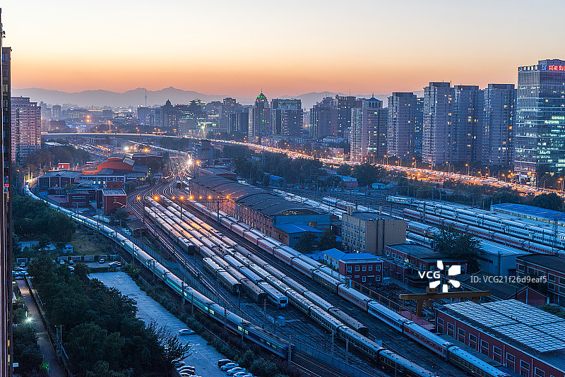 北京CBD夜景和火车场站图片素材