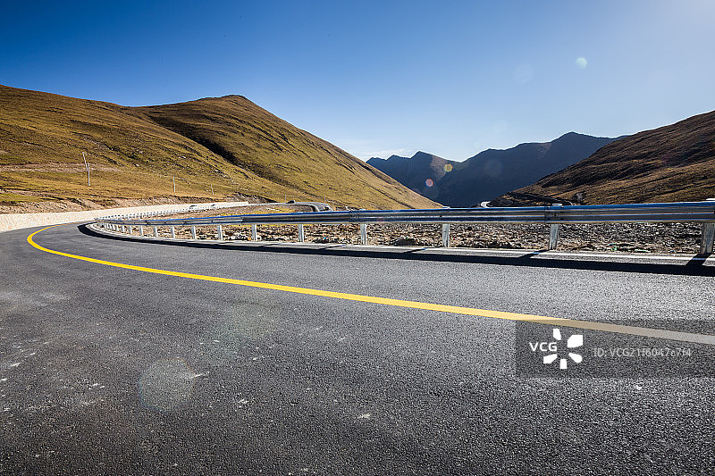 高原山区盘山路图片素材