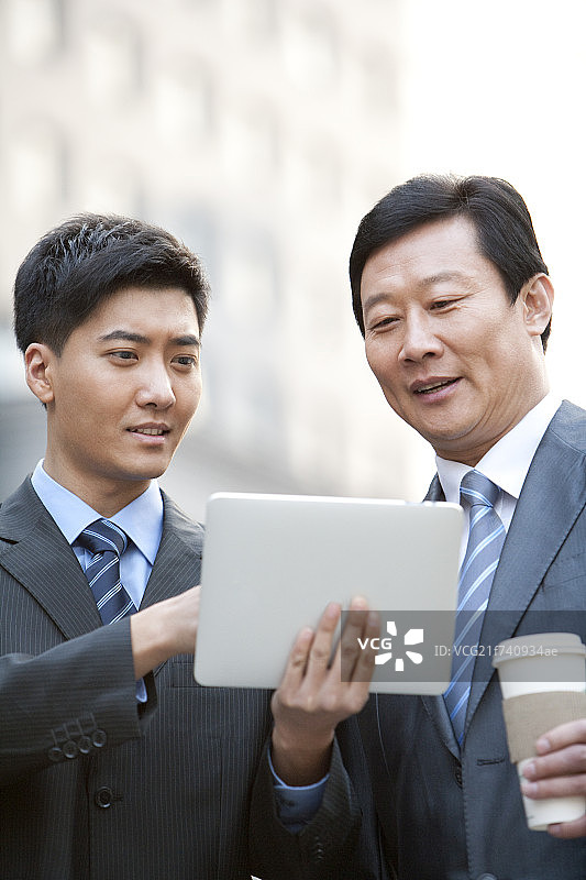 商务人士用IPAD图片素材