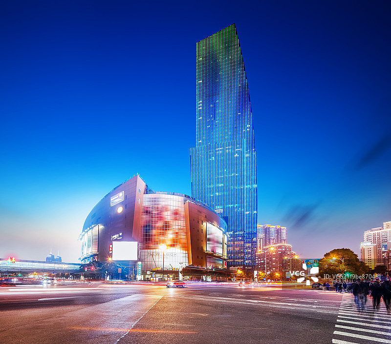 上海陆家嘴摩天大楼繁华夜景图片素材