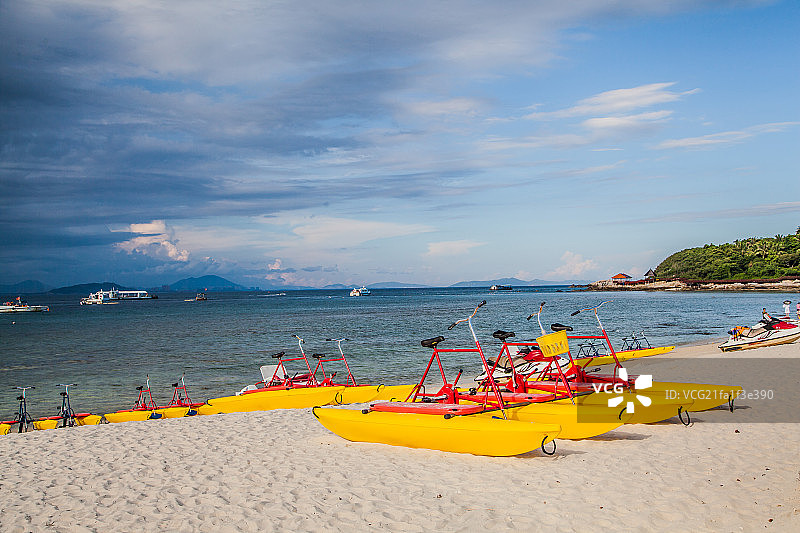 海南岛三亚海滩休闲图片素材