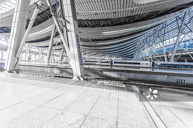 高铁车站站台图片素材