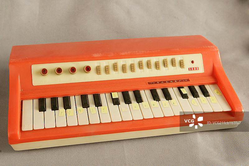 静物老式电子琴图片素材