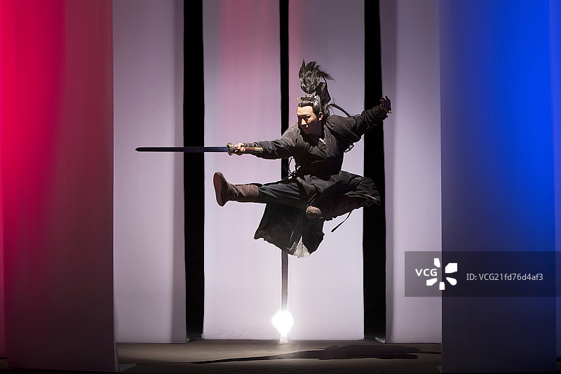 古装男子练武术图片素材