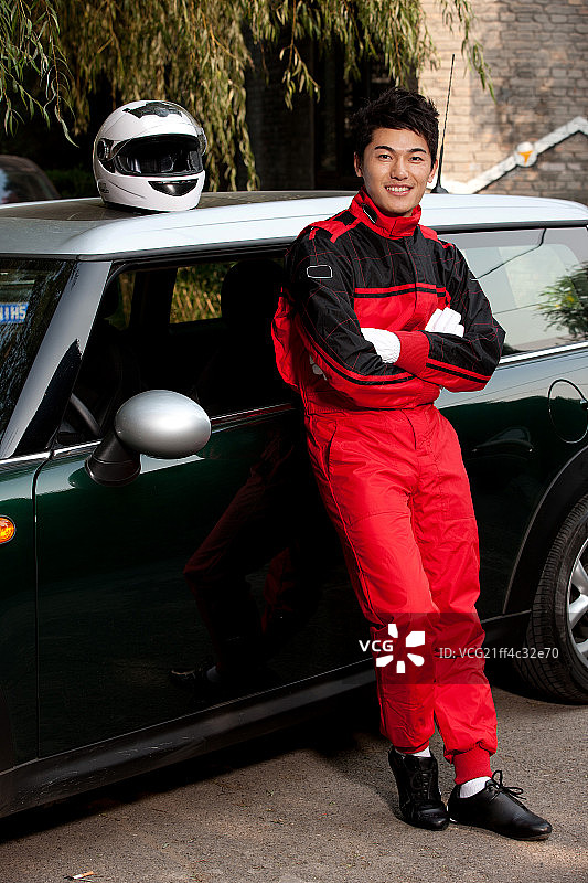 青年赛车手图片素材