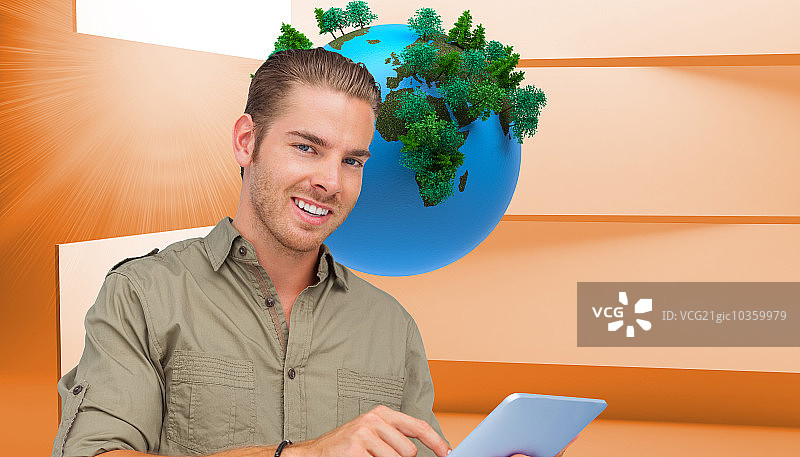 竖版合成图像：快乐的男人使用平板电脑图片素材