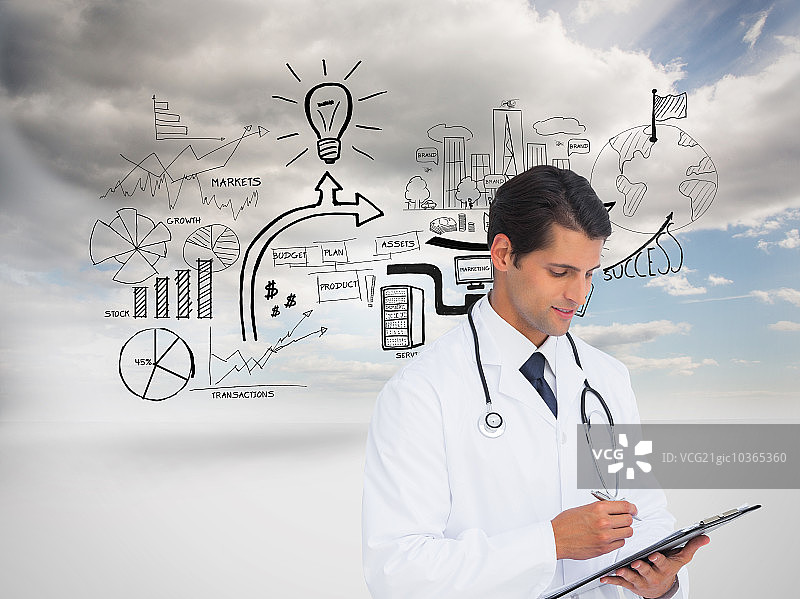 微笑的医生手持笔和写字板合成图像图片素材