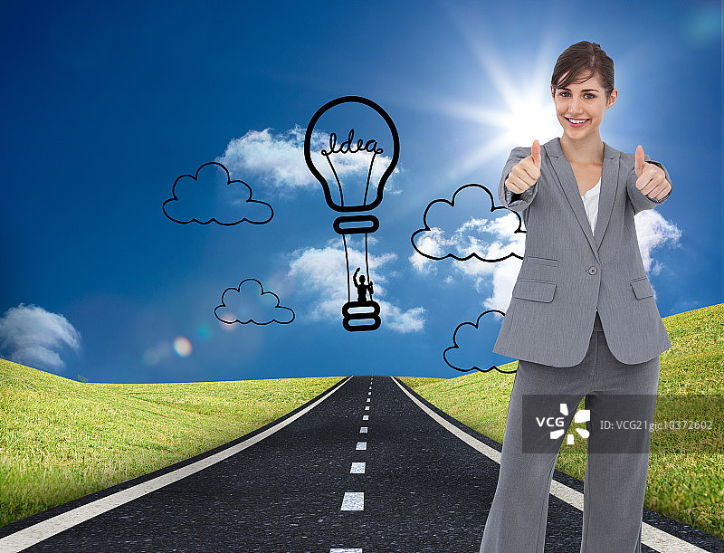 竖起大拇指的微笑女商人合成图图片素材