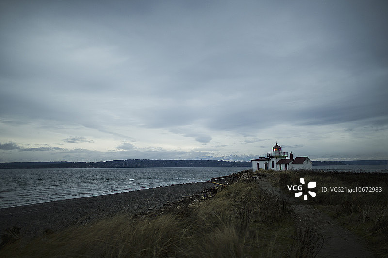 西雅图探索公园的黄昏灯塔图片素材