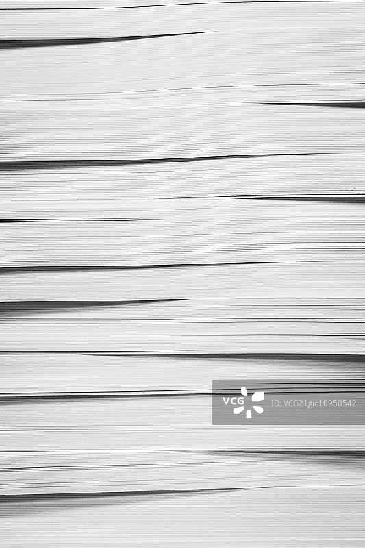 一叠回收的白纸和纸制品图片素材